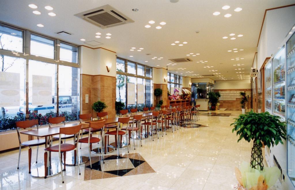 Toyoko Inn Matsuyama Ichibancho Exterior foto